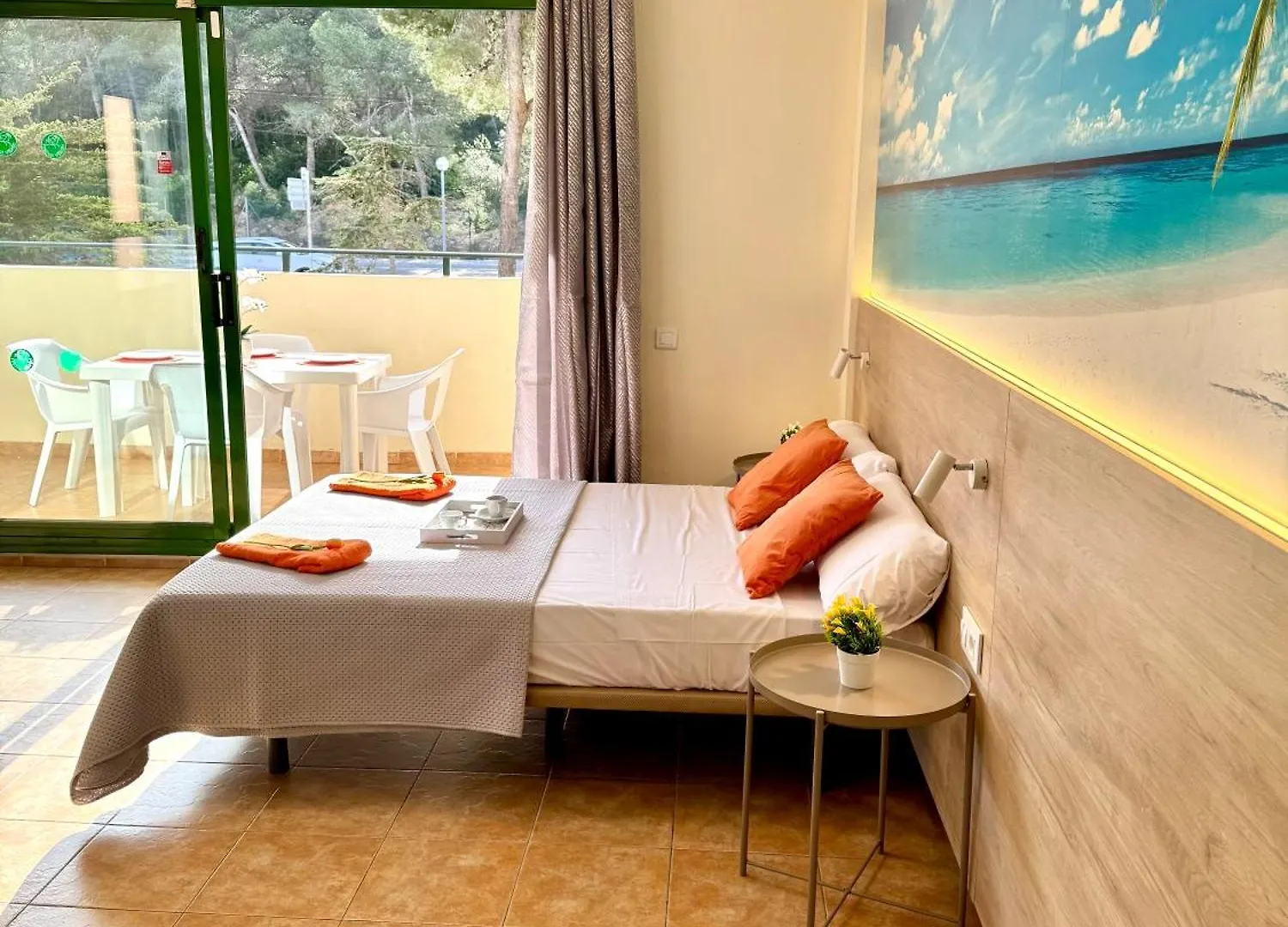 Festival Village 2 Y Piscinas Салоу
